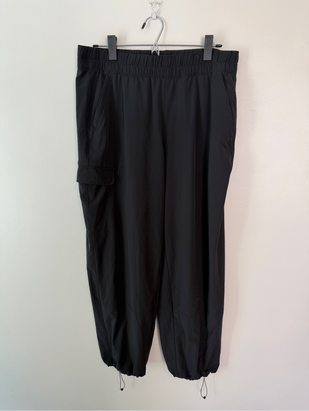 Athleta Boundless Cargo Jogger Pants Black Medium Ripstop